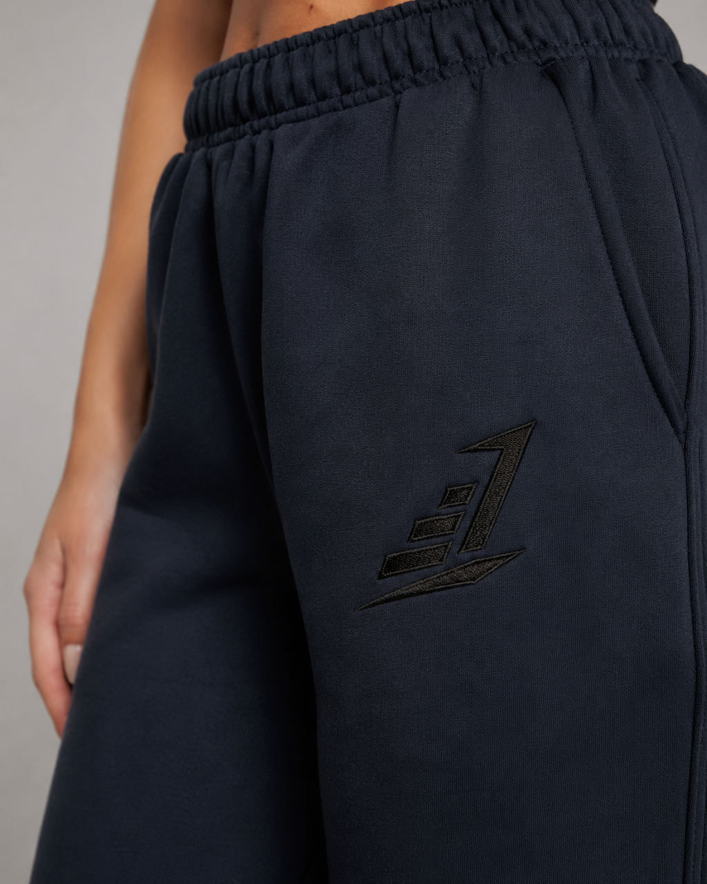 Levels Women's Relaxed Fit Joggers Navy Blue